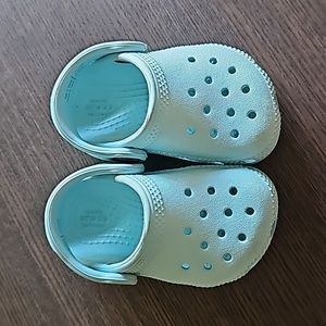 Toddler size 4 crocs